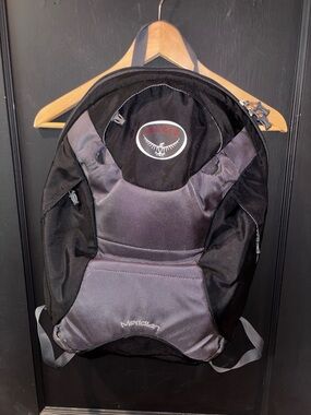 OSPREY Meridian Travel Backpack Black Gray Carry-On Like New